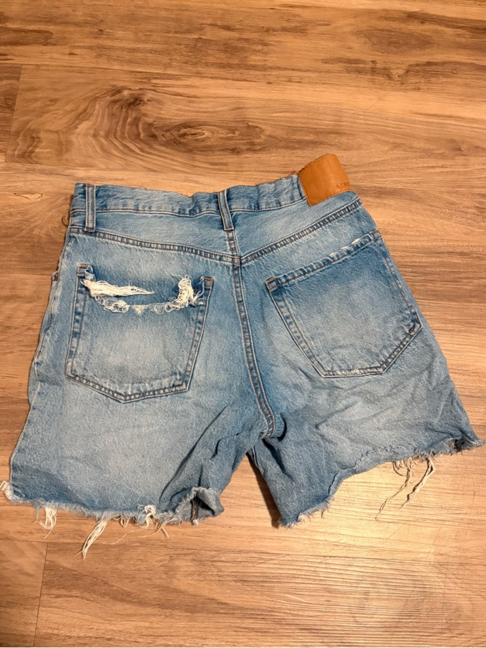 Women’s Aeropostale Dark-Wash Distressed 90s Baggy Jorts - Picture 2 of 4